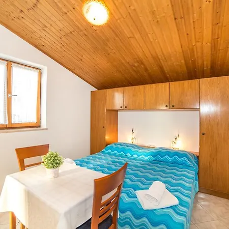 Lucano 1005 Apartman *