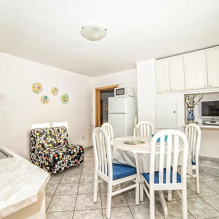 Lucano 1005 Apartman